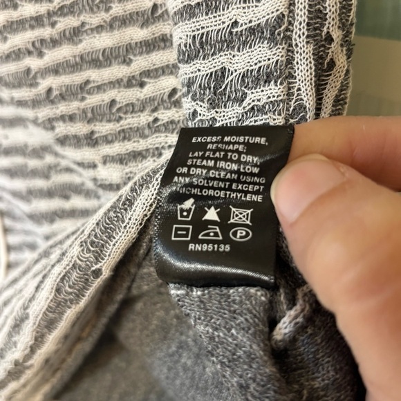 Lafayatte 148 New York Knit Assymetric Sleeveless Top Sz Medium - Picture 5 of 9